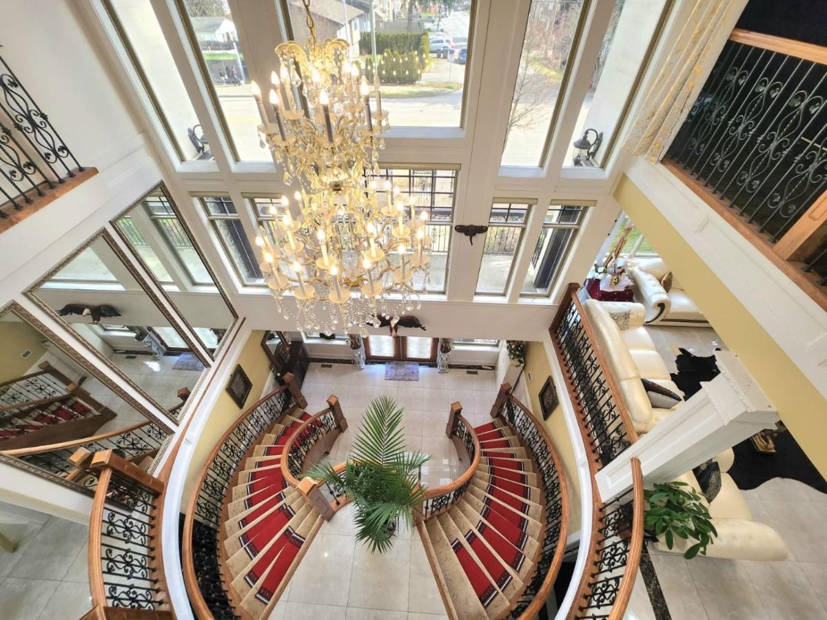 Empire Palace Surrey Exterior photo