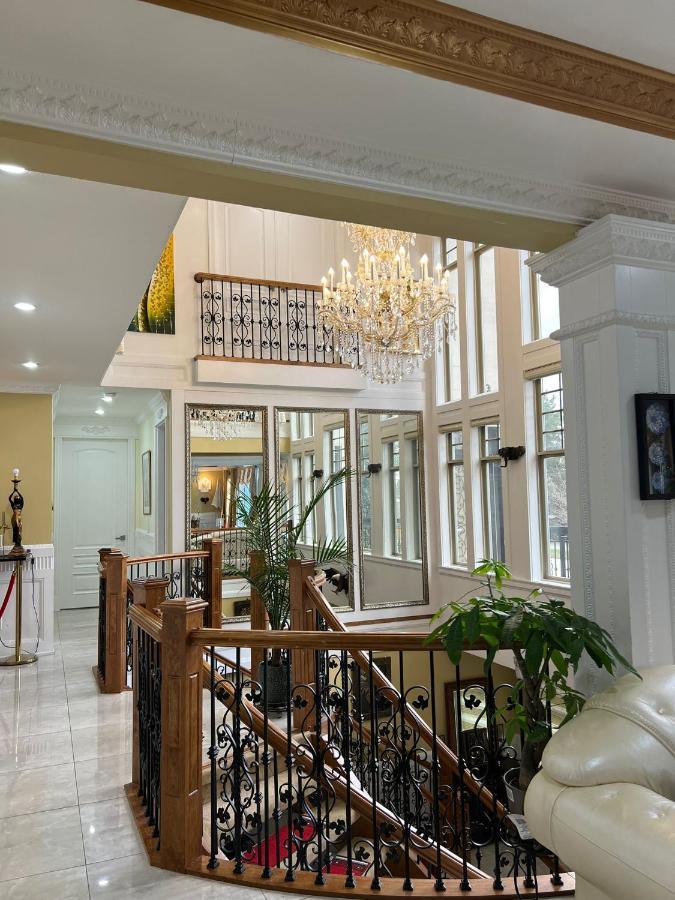 Empire Palace Surrey Exterior photo